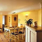 Lagrange Port-marine Apartahotel Sainte-Maxime