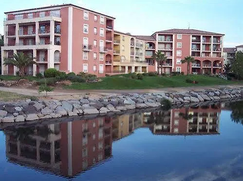 Lagrange Port-marine Сент-Максім