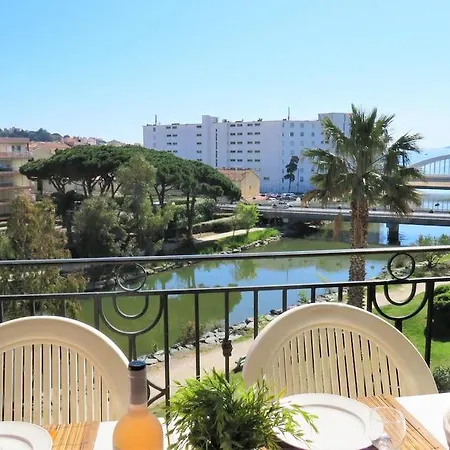 Lagrange Port-marine Lejlighedshotel