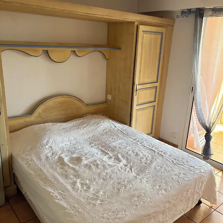 Résidence Lagrange Port-marine 4*