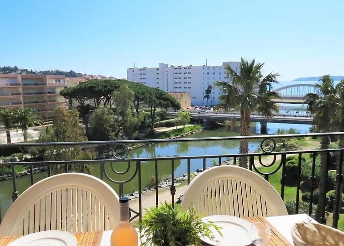 Lagrange Port-marine Appart hôtel