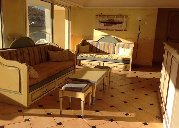 Appart hôtel Lagrange Port-marine 4*