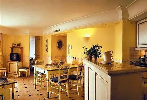 Lagrange Port-marine Appart hôtel Sainte-Maxime