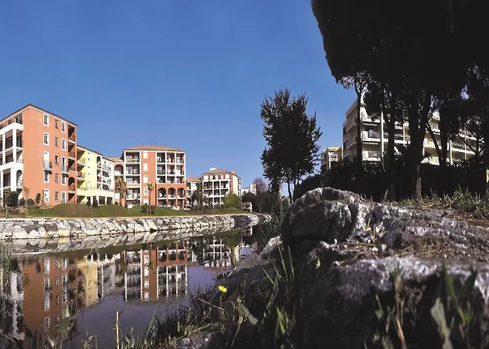 Lagrange Port-marine Aparthotel Sainte-Maxime