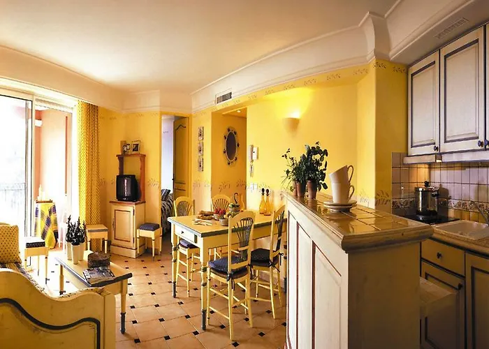 Lagrange Port-marine Appart hôtel 4*