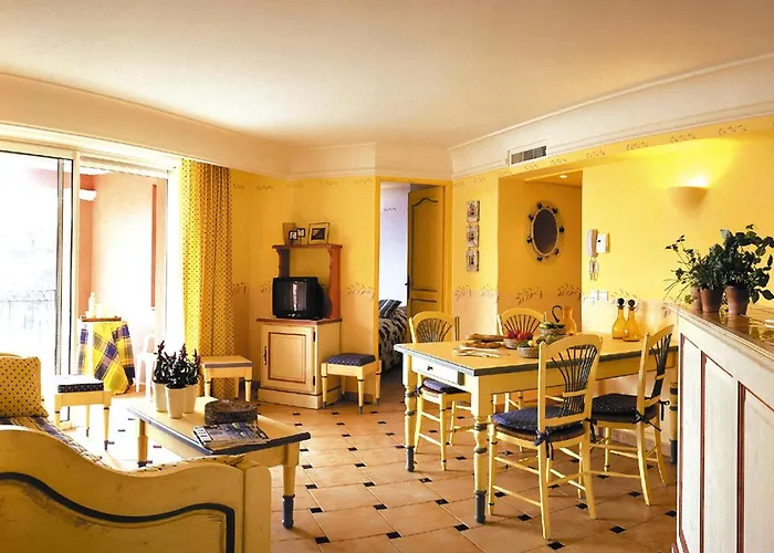 Lagrange Port-marine 4*